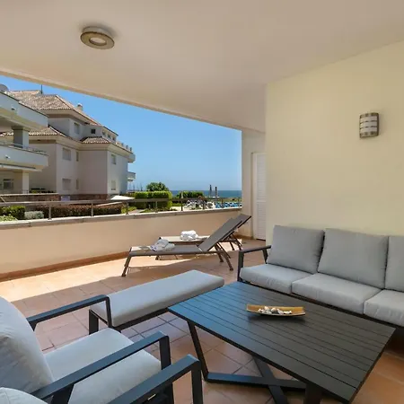 322 Heaven Apartments, Guadalmansa Playa Апартаменти Естепона